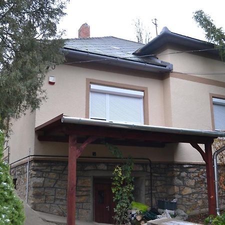 Vár-lak Vendégház Szendro Esterno foto