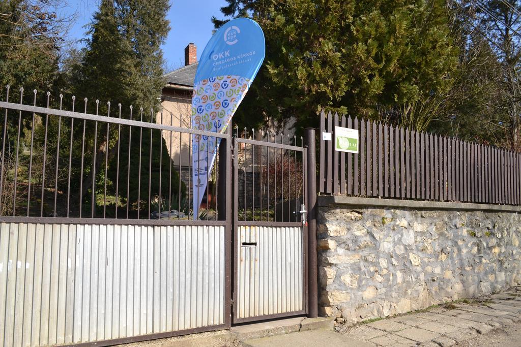 Vár-lak Vendégház Szendro Esterno foto